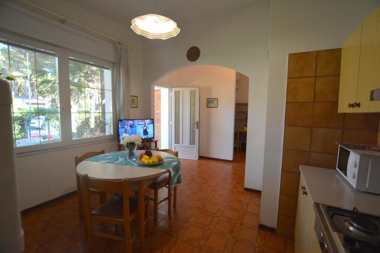 Villa a Lignano con 2 camere e giardino Lignano Sabbiadoro Esterno foto