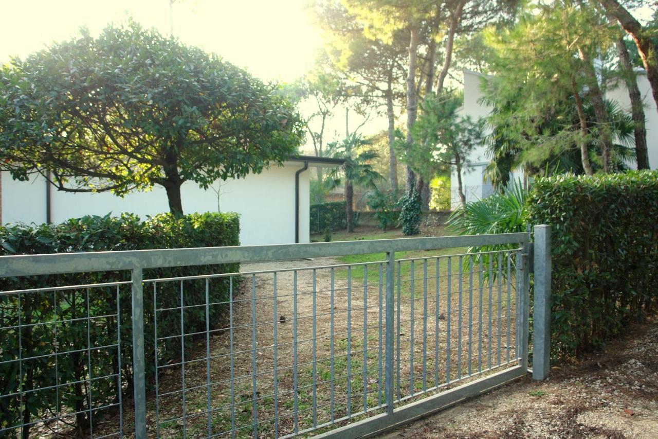 Villa a Lignano con 2 camere e giardino Lignano Sabbiadoro Esterno foto